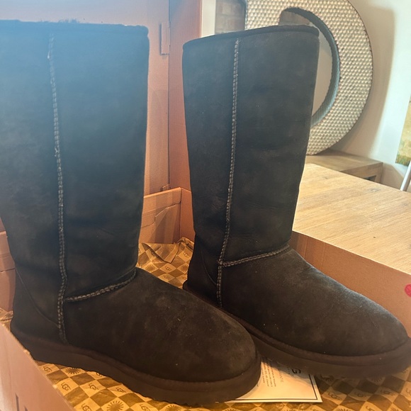 Ugg Classic Tall Black Woman’s Boot Sz 8 - Picture 4 of 4